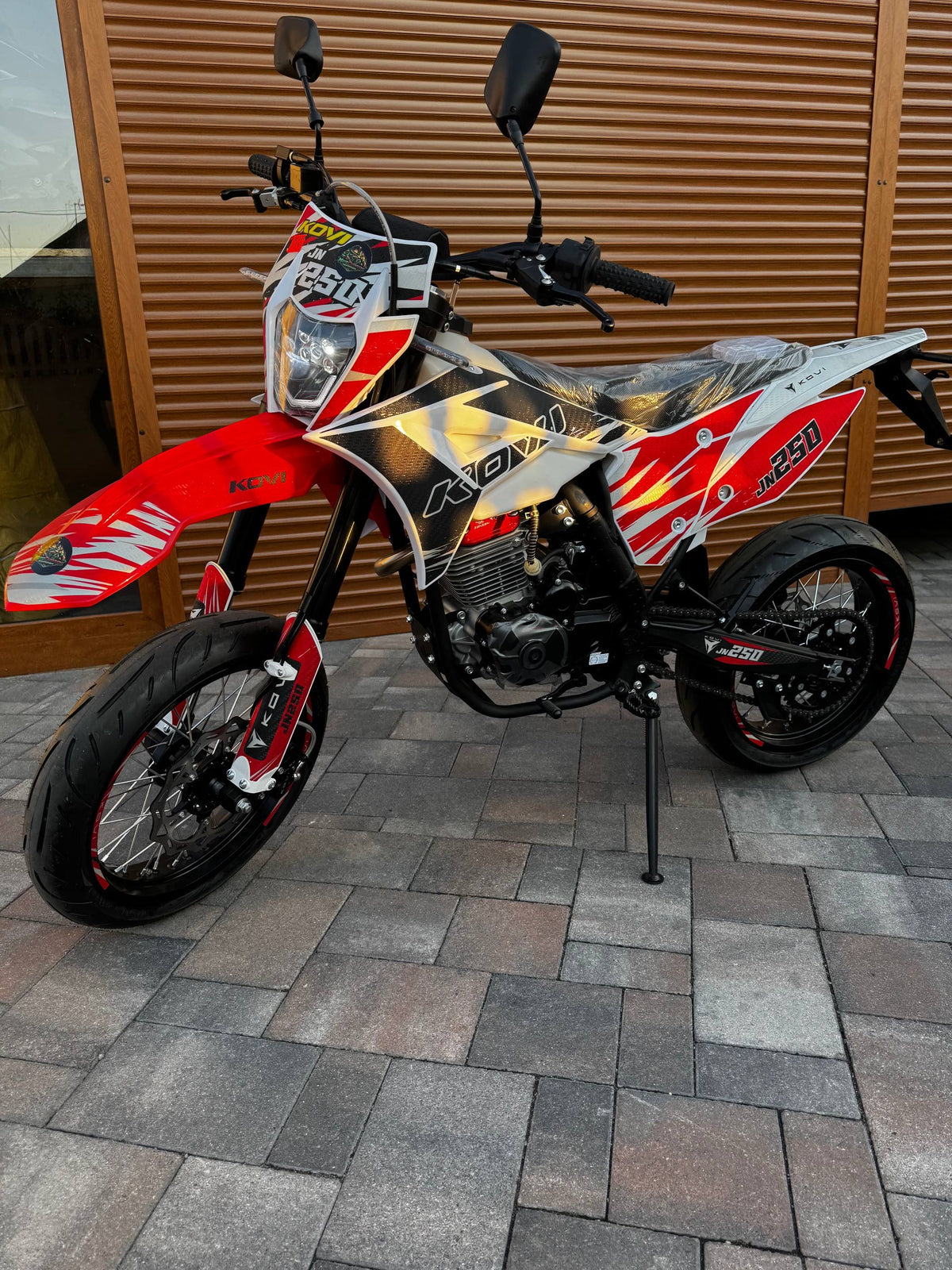 Мотоцикл KOVI JN250 MOTARD — 250 см³, 25 к.с.