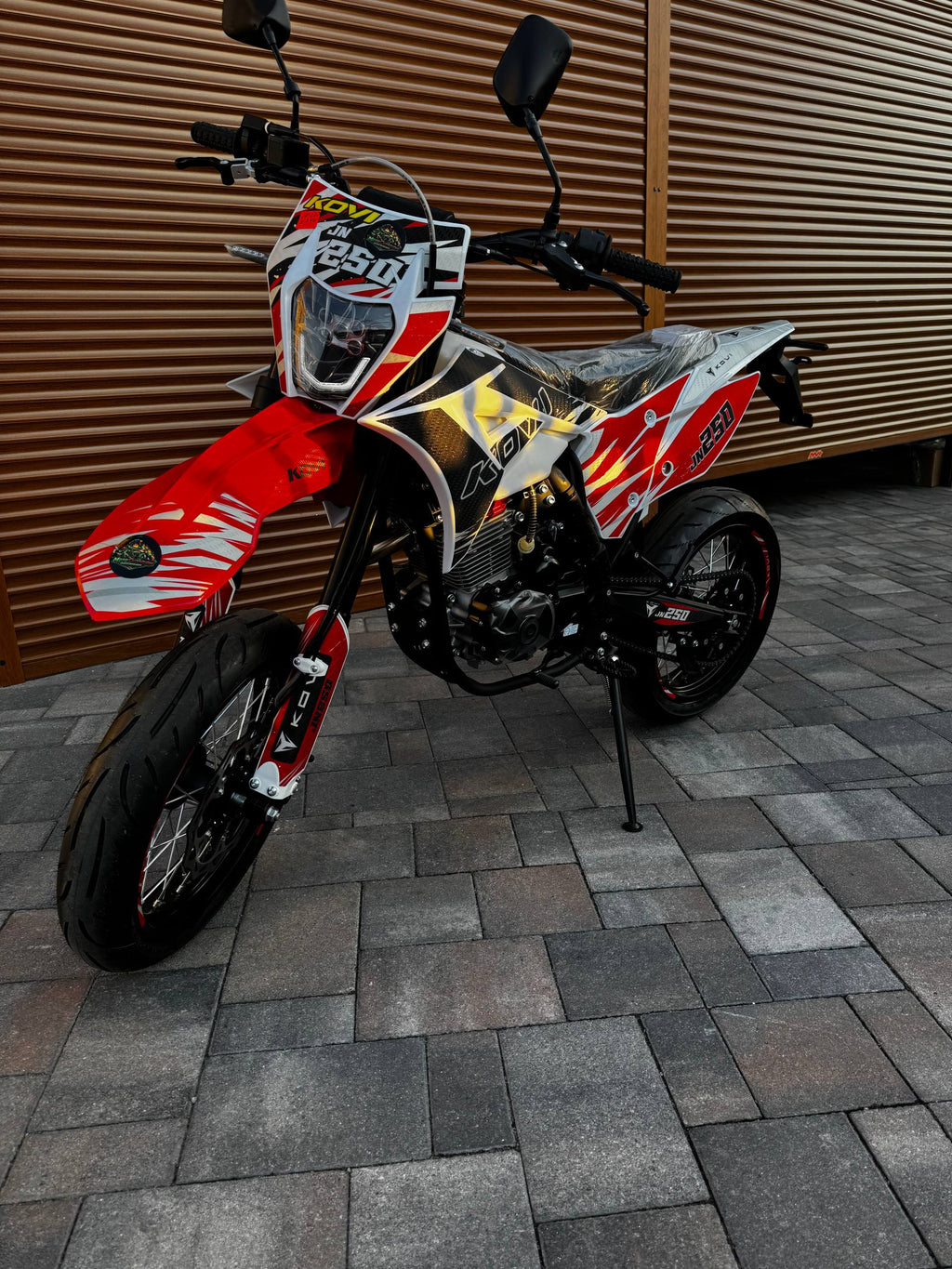 Мотоцикл KOVI JN250 MOTARD — 250 см³, 25 к.с.